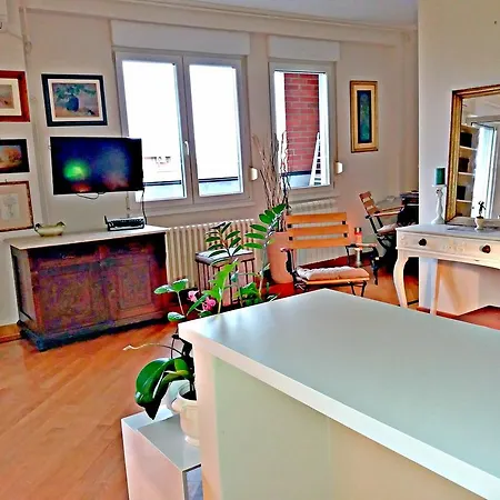 Bitcoin Apartment *